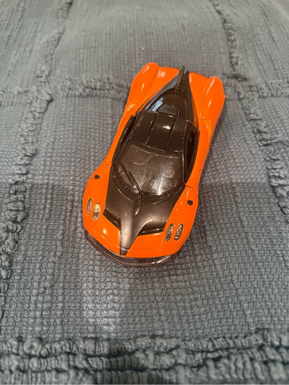 24 scale orange Pagani Huayra Roadster